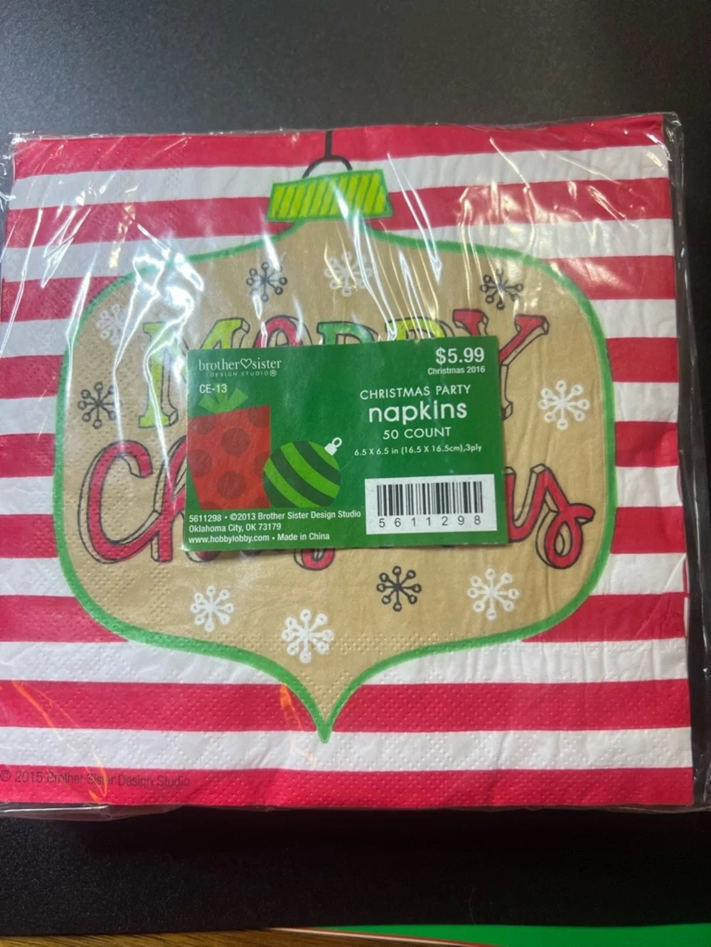 LOT OF HOLIDAY NAPKINS Gibson White and Rust Plaid Guest/Dinner Napkins